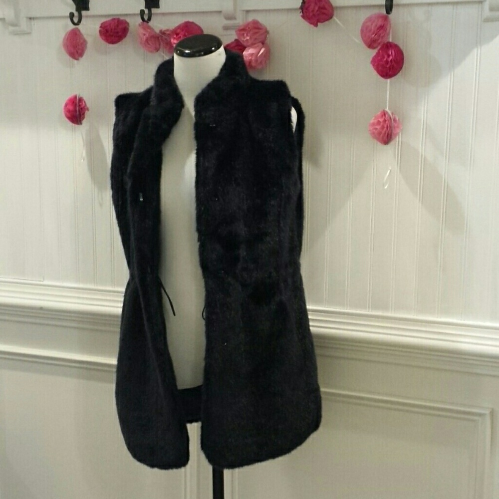Molliolli Eco-Fur Women's Black/Navy Vest